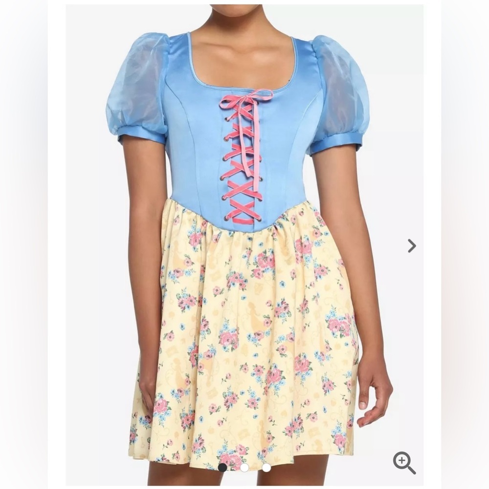 Her Universe Disney Snow White And The Seven Dwarfs Royal Dress - Picture 4 of 7